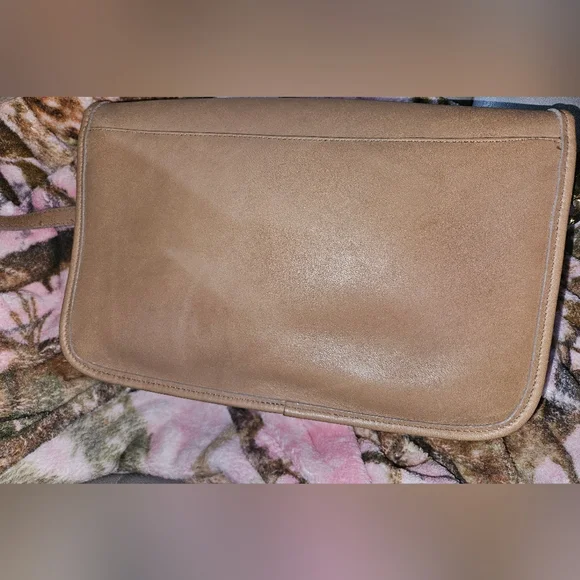 Vintage Coach Pocket Purse - Picture 10 of 12